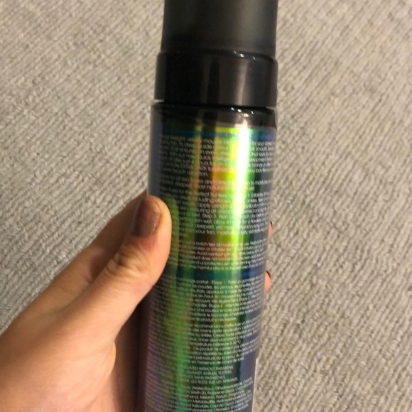 St Tropez EXTRA DARK bronzing mousse - Picture 3 of 4